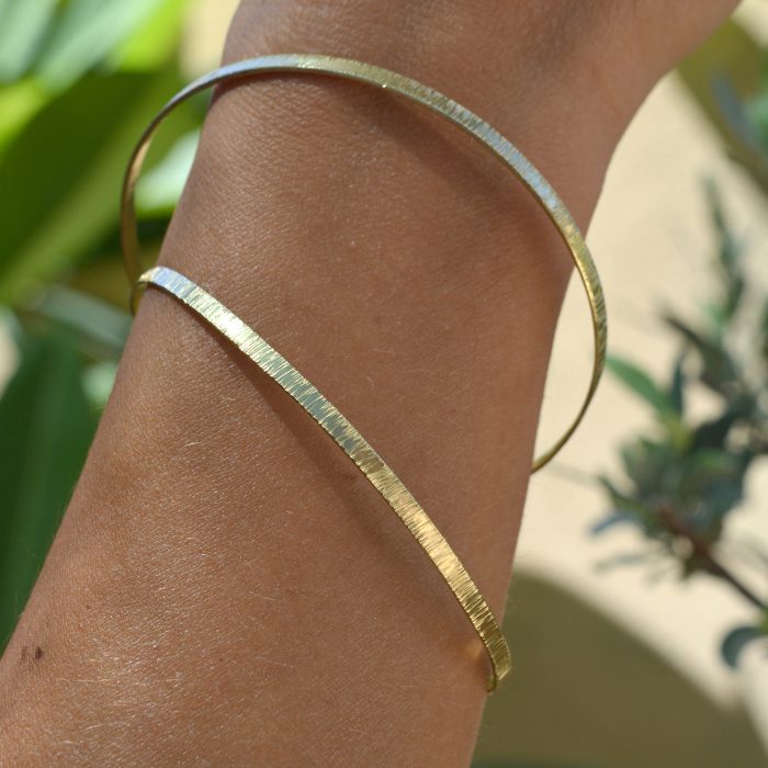 Ethical 9ct and 18ct gold bangle