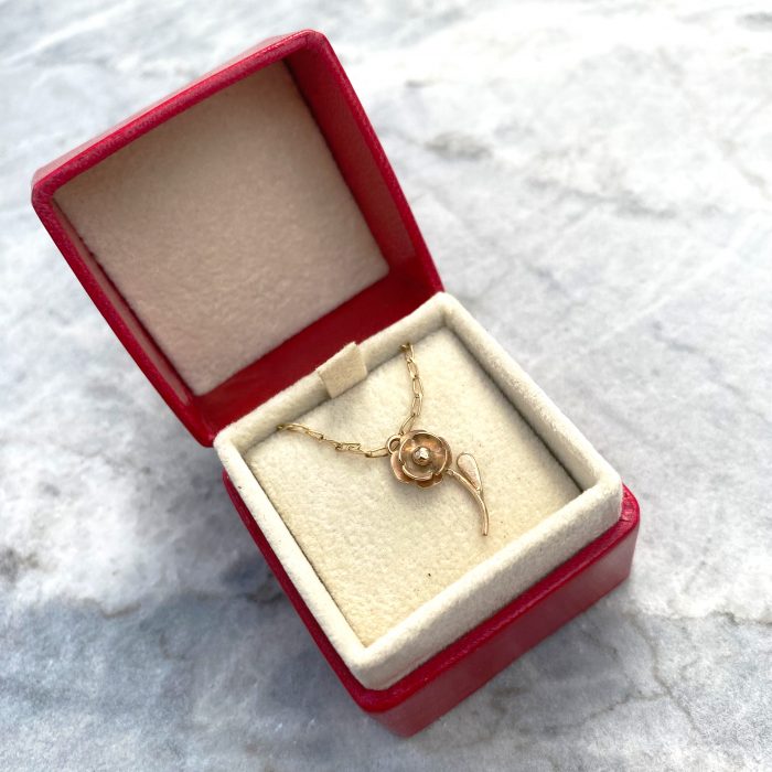 handmade ethical gold necklace in leather box