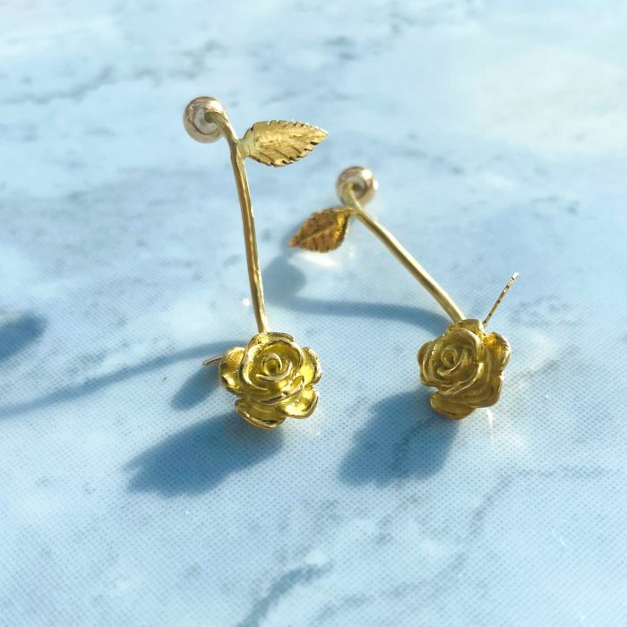 18ct yellow gold rose earrings